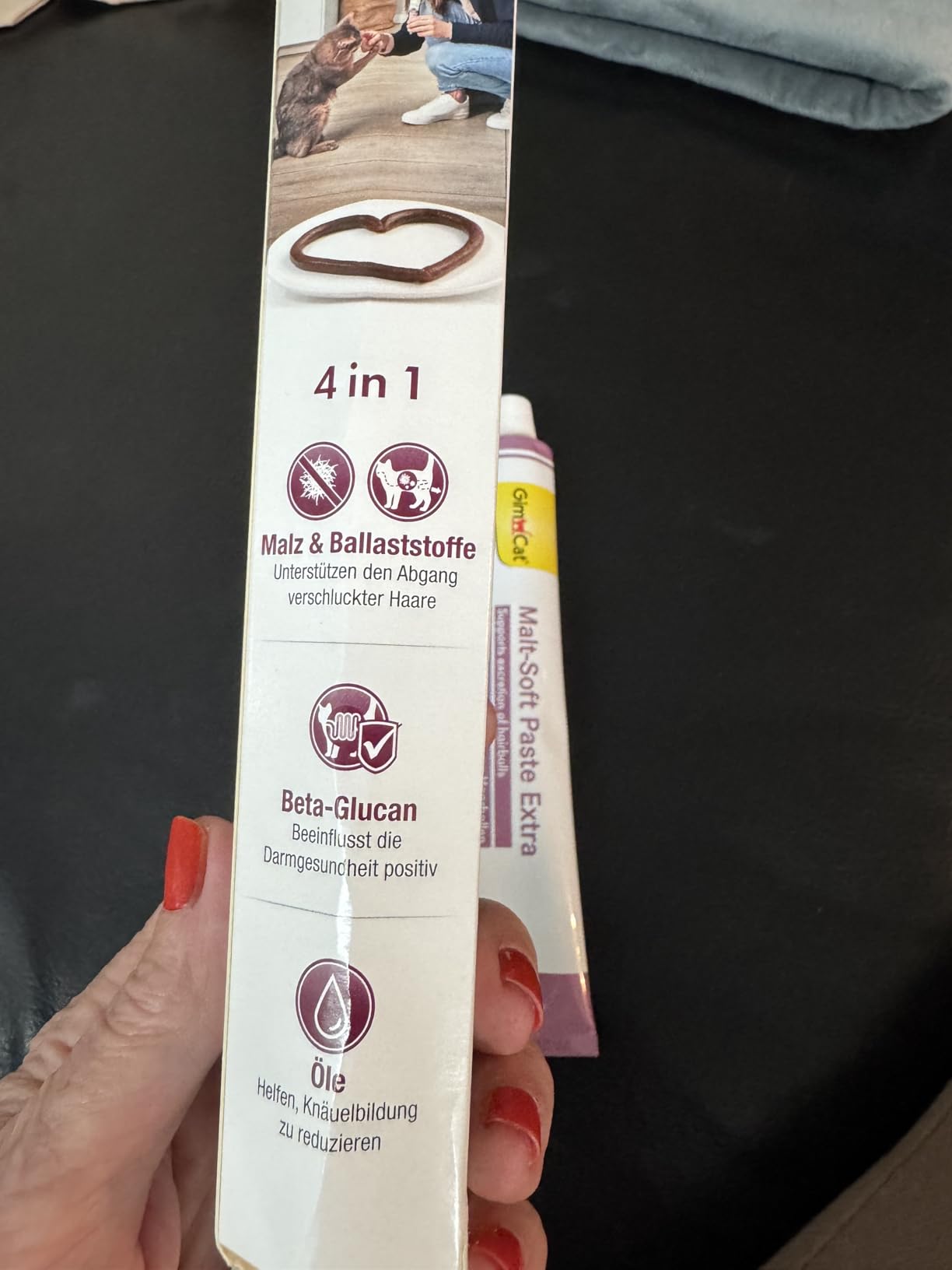 Gute Paste, klebt etwas